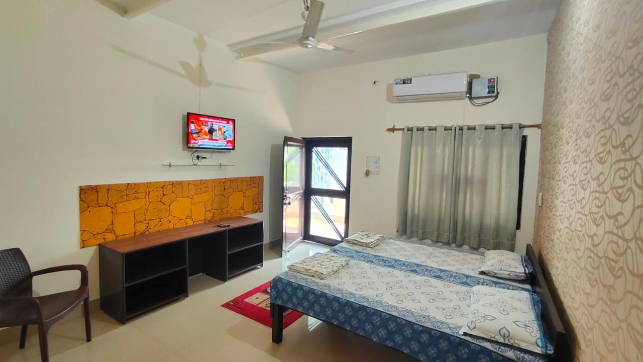 Iora Guest House Bharatpur Exterior photo